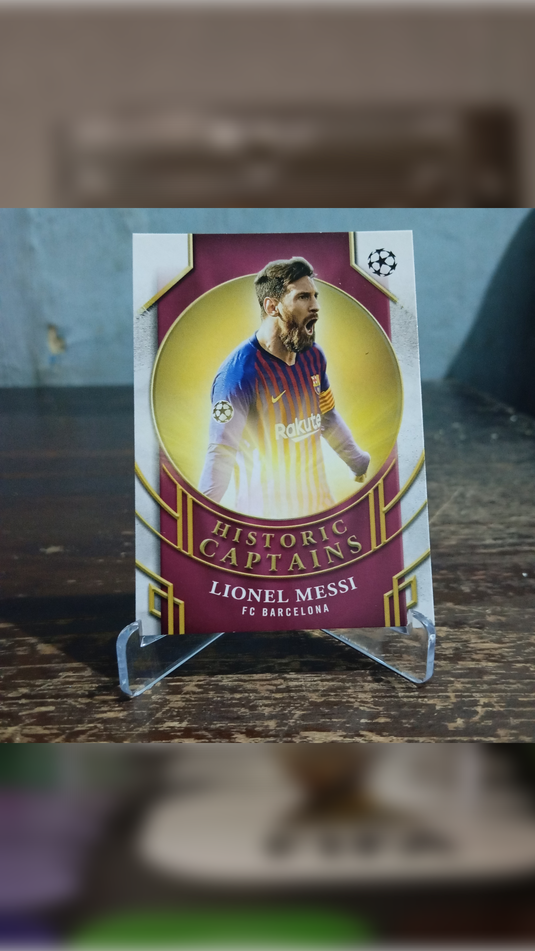 Kartu Bola Topps Messi Historic Captain
