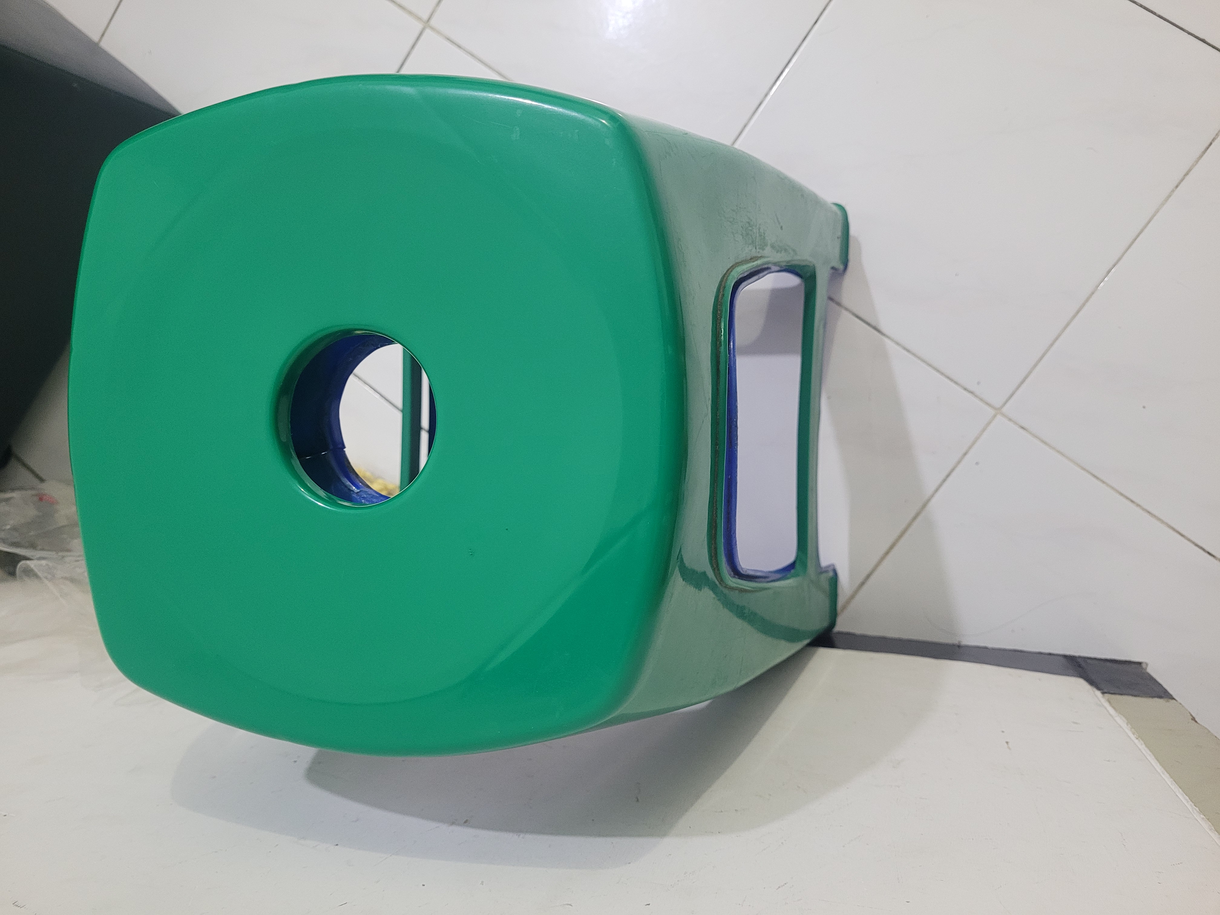 Kursi Plastik Lion Star