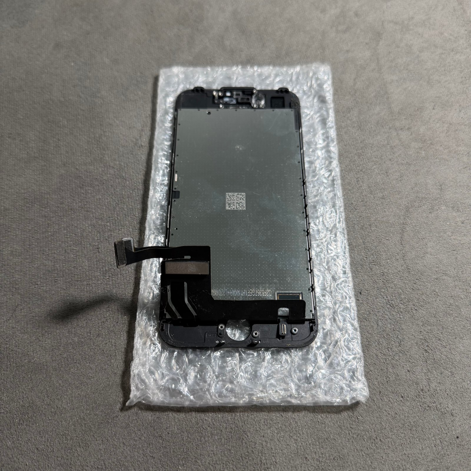 LCD Copotan original iPhone 7 warna hitam kondisi retak